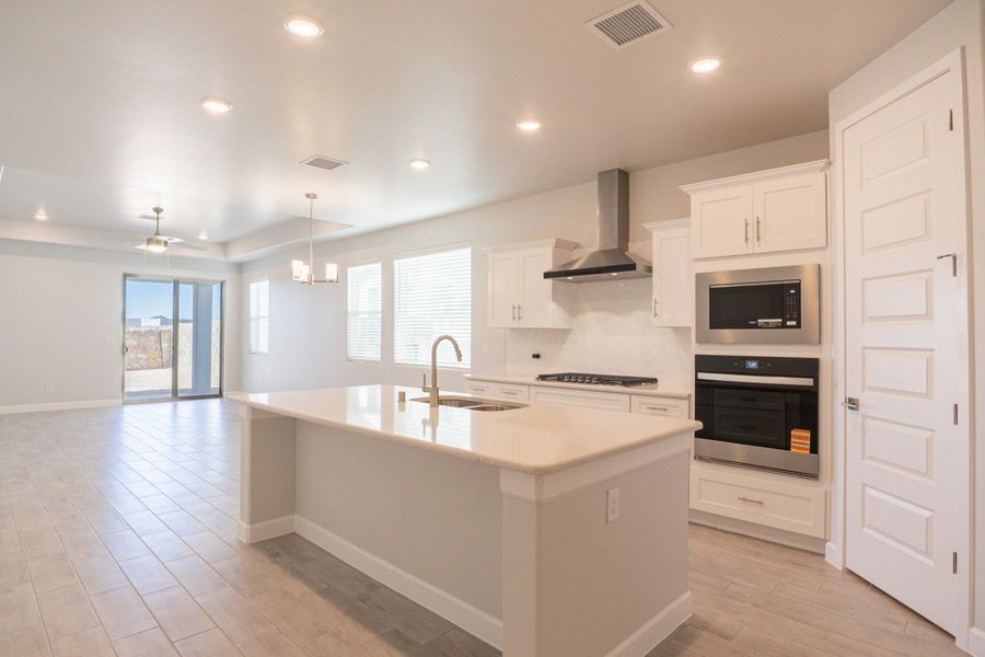 Furnished interior view inside a new home in Paseo Del Este, El Paso (Image 8).