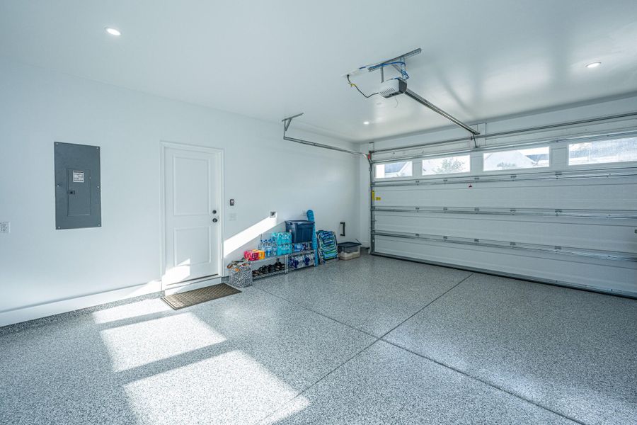 Spacious, unfurnished interior of a new home in Hayes Park, Johns Island (Image 23).