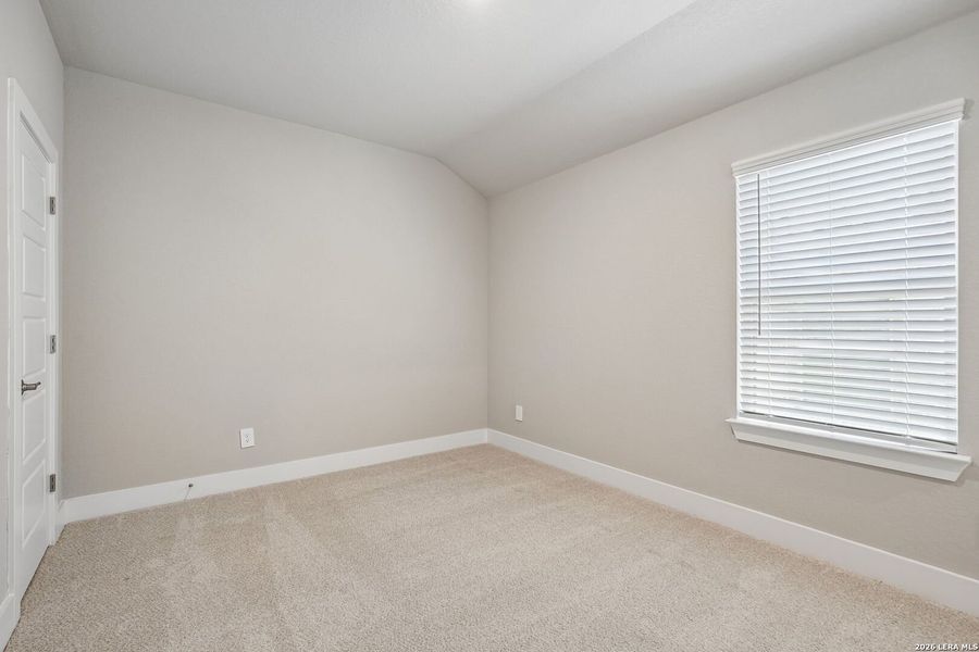 Spacious, unfurnished interior of a new home in Arcadia Ridge - Classic Series, San Antonio (Image 33).