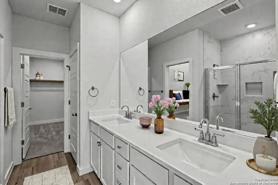 Furnished interior view inside a new home in Highland Ridge, New Braunfels (Image 4).