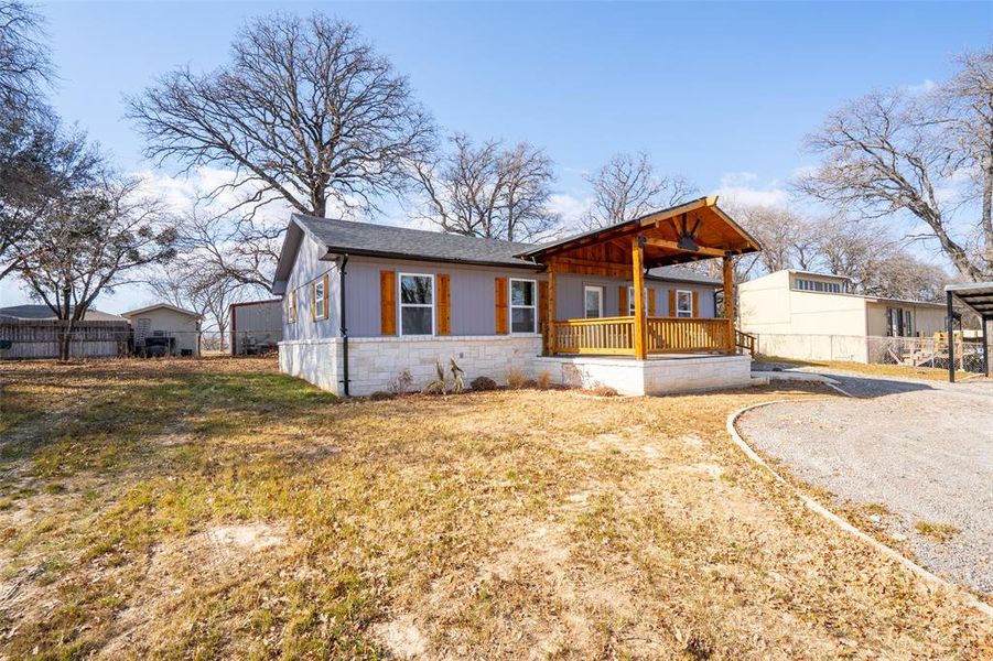 Exterior details and patio area of a home in , Comanche (Image 19).