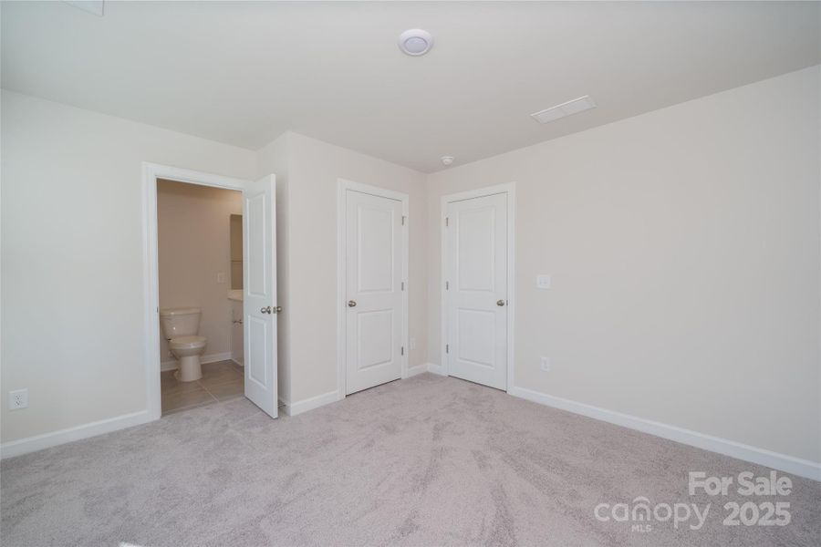 Photo is not of the actual home, but is an inspirational photo of builder’s model home and may depict options, furnishings, and/or decorator features that are not included Photo is not of the actual home, but is an inspirational photo of builder’s model home and may depict options, furnishings, and/or decorator features that are not included