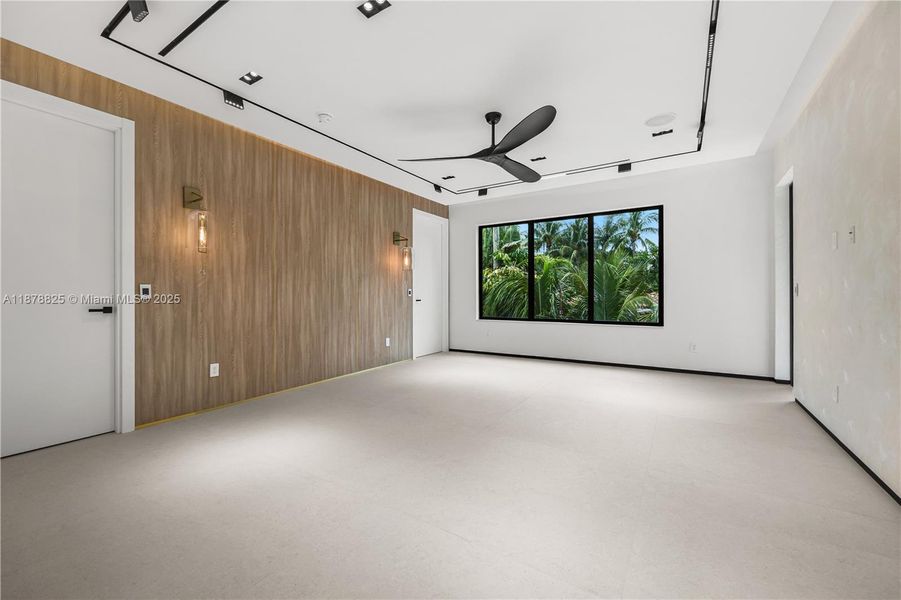 Spacious, unfurnished interior of a new home in , Fort Lauderdale (Image 21).