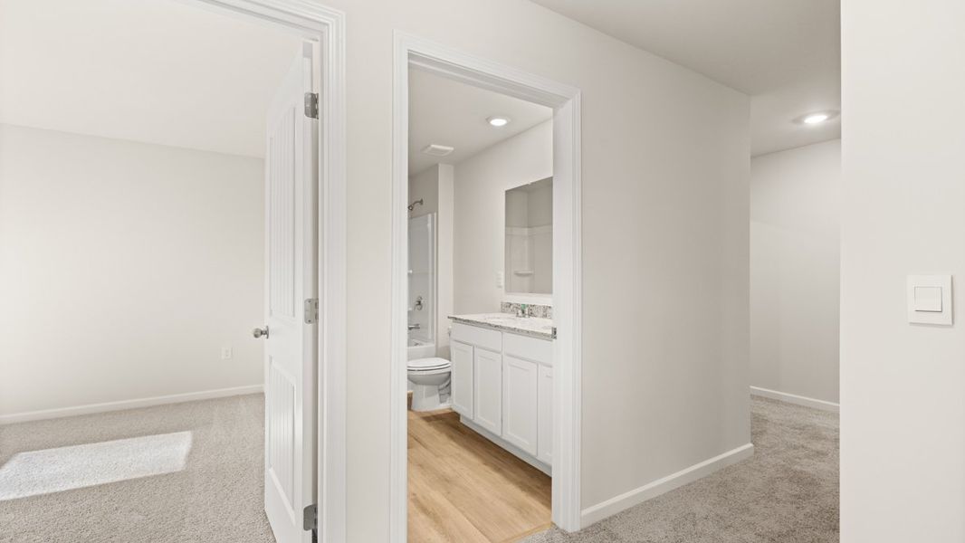 Representative furnished interior of a home built from the Robie by D.R. Horton in Oconee Overlook, Gainesville (Image 11). Representative furnished interior of a home built from the Robie by D.R. Horton in Oconee Overlook, Gainesville (Image 11).