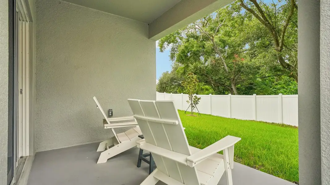 Exterior details and patio area of a home in Brookside, Ruskin (Image 2).