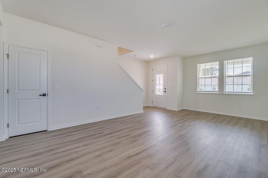 Spacious, unfurnished interior of a new home in Copper Ridge, Jacksonville (Image 11).
