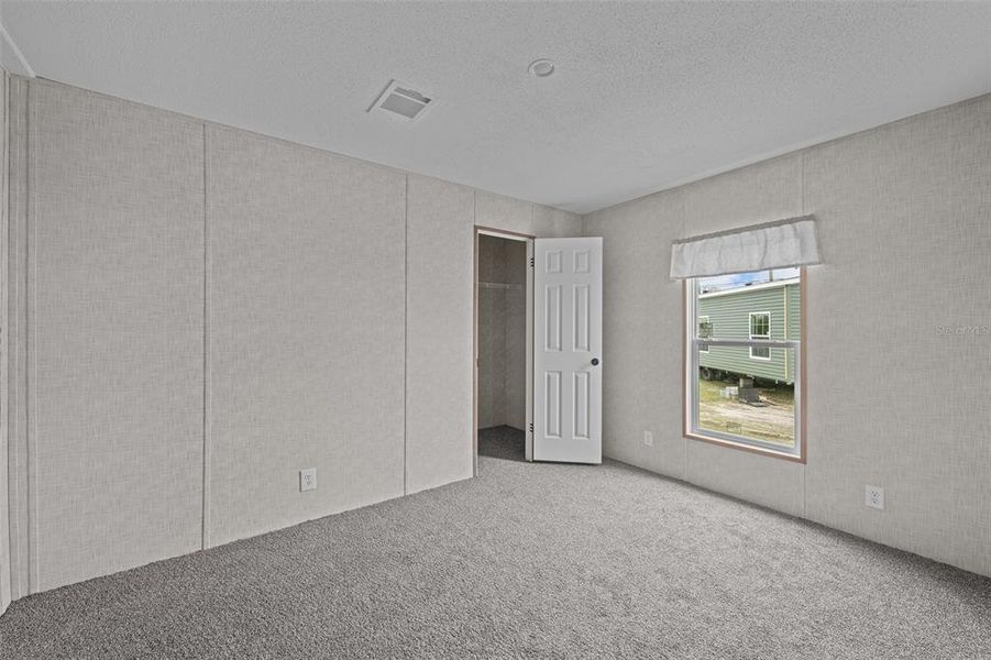 Spacious, unfurnished interior of a new home in , Chiefland (Image 6).