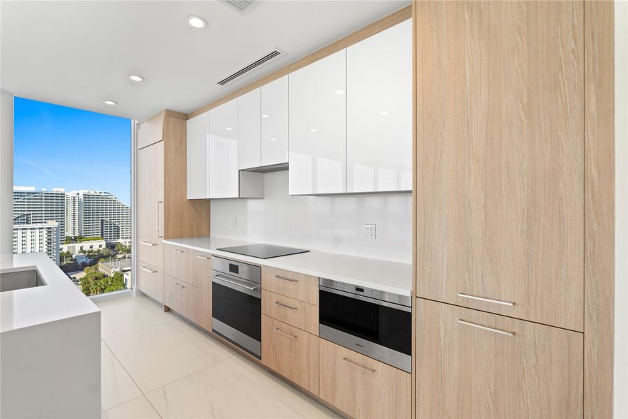 Furnished interior view inside a new home in , Fort Lauderdale (Image 10).