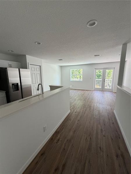 Spacious, unfurnished interior of a new home in , Bradenton (Image 13).