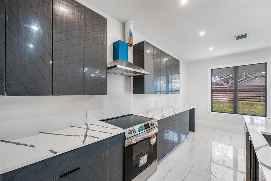 Furnished interior view inside a new home in , Port St. Lucie (Image 14).