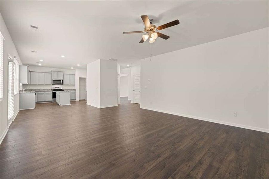 Spacious, unfurnished interior of a new home in Oakchase at Hampton, Hampton (Image 19).