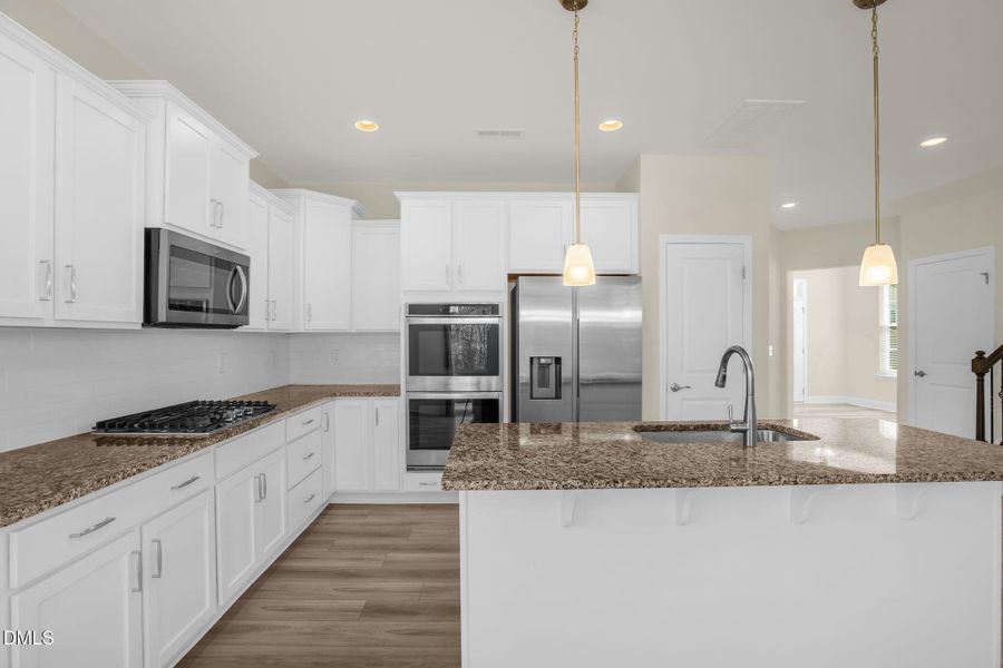 12-web-or-mls-2028 Seaford Dr-12