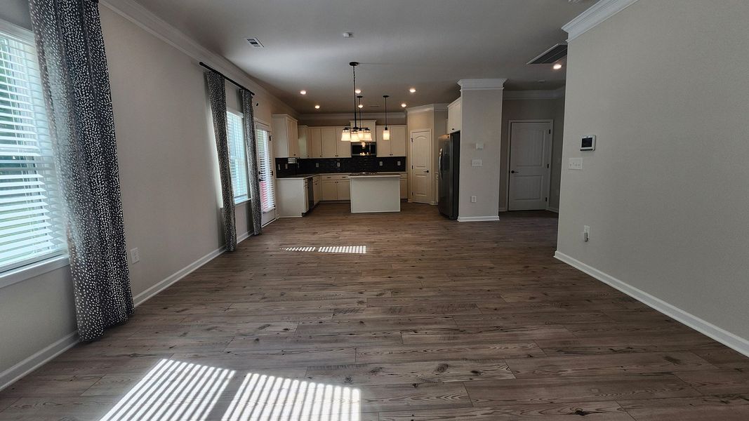 Spacious, unfurnished interior of a new home in Lexington Woods South, Fayetteville (Image 13).