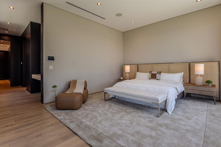 Furnished interior view inside a new home in , Windermere (Image 14).