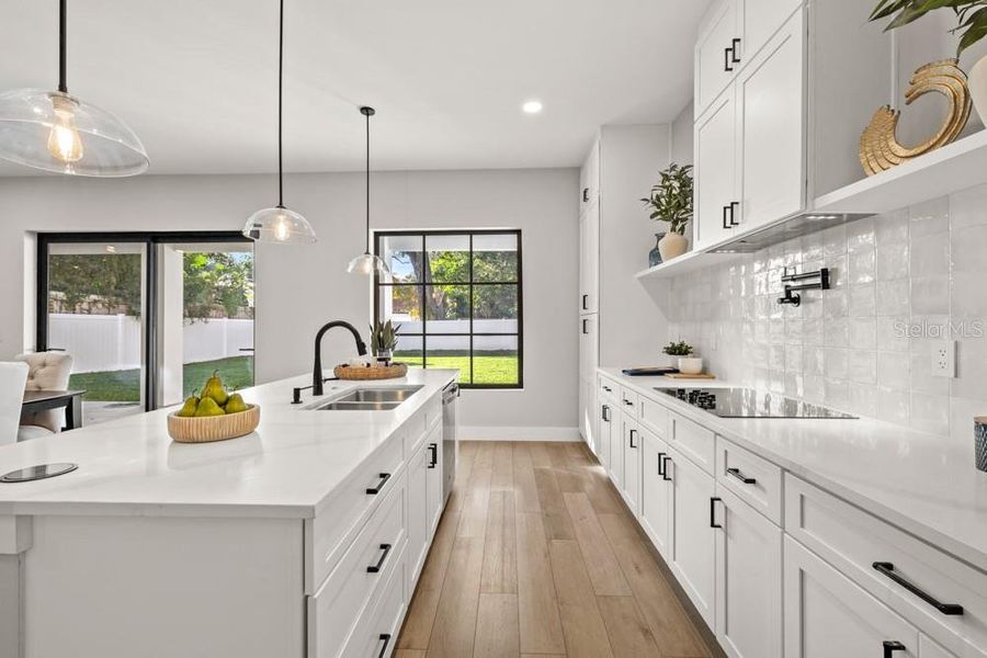 Furnished interior view inside a new home in , Orlando (Image 20).