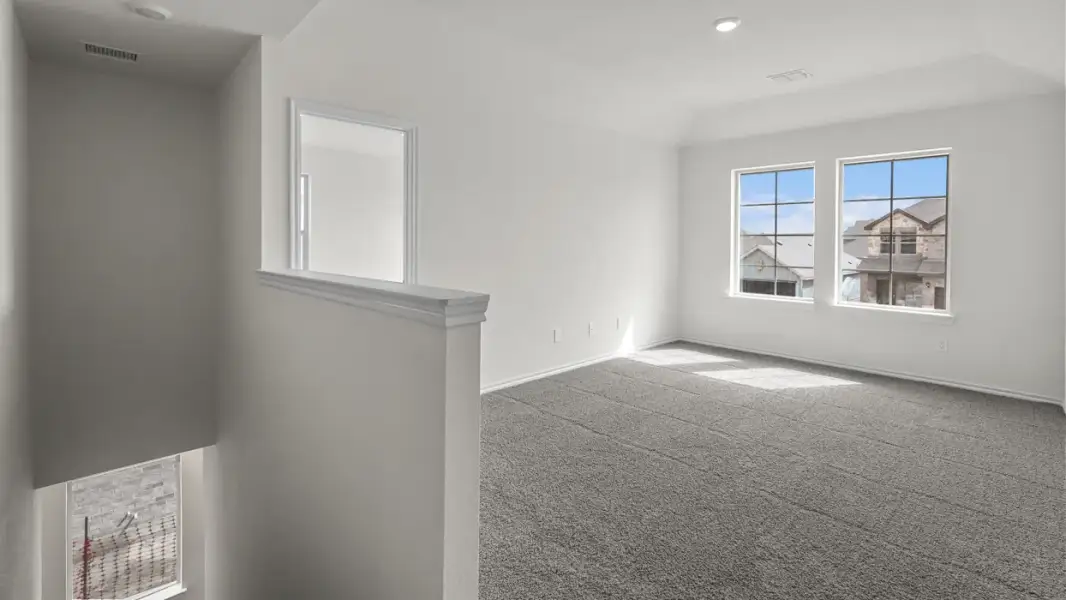 Representative unfurnished interior of a home built from the Hanna by D.R. Horton in Crossmill, Princeton (Image 8).