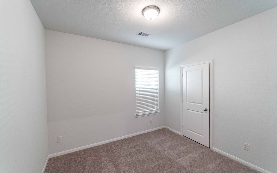 Spacious, unfurnished interior of a new home in Cielo, Conroe (Image 16).