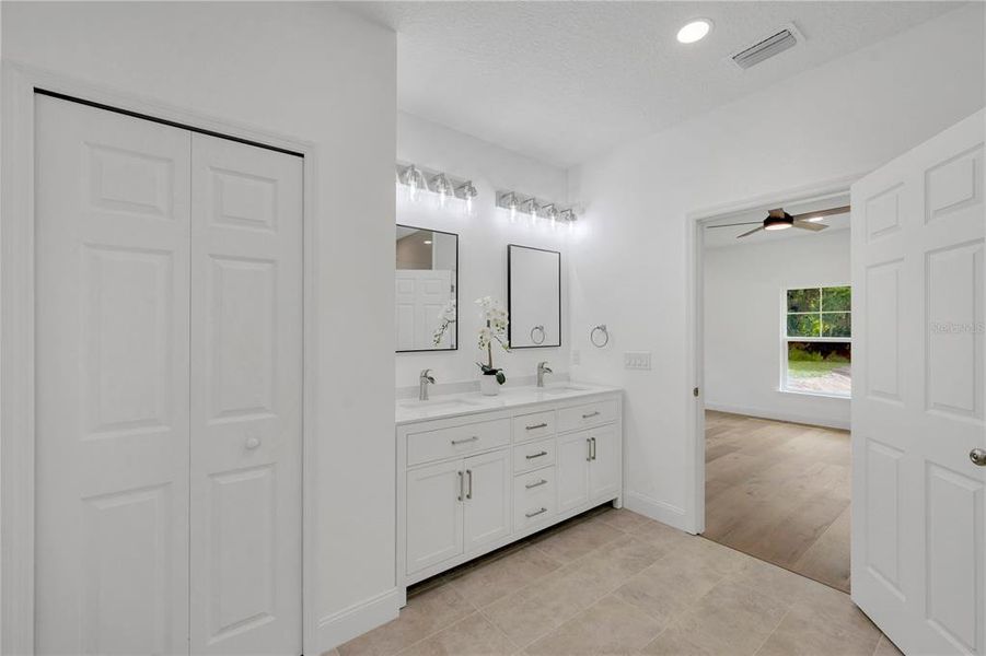 Furnished interior view inside a new home in , Dade City (Image 34).