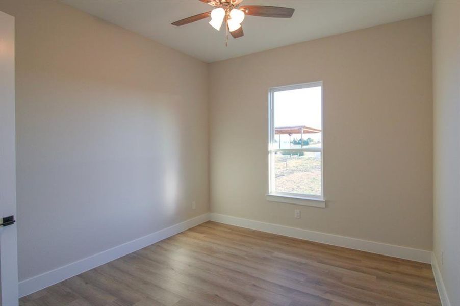 Spacious, unfurnished interior of a new home in , Waxahachie (Image 33).