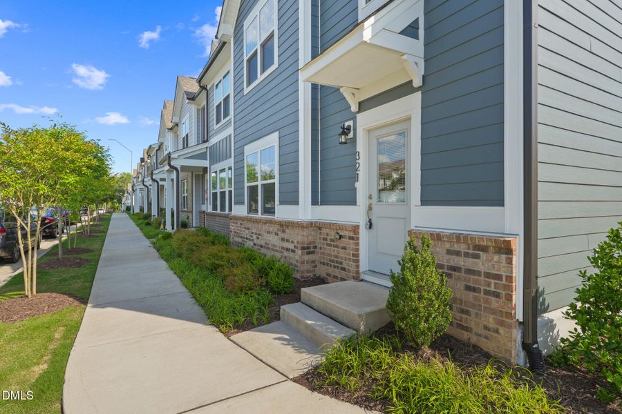 321_Parker_Station_Avenue_003 321_Parker_Station_Avenue_003