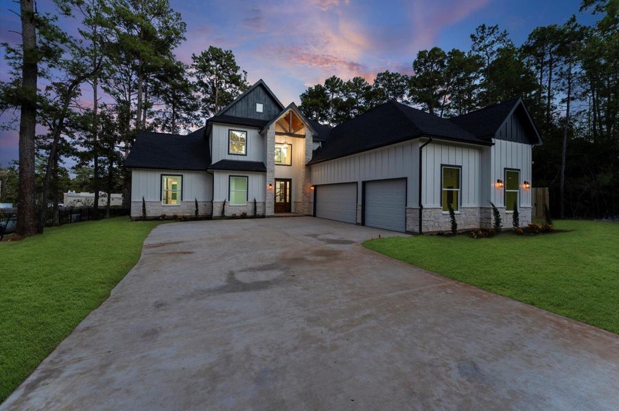 Exterior details and patio area of a home in , Magnolia (Image 30).
