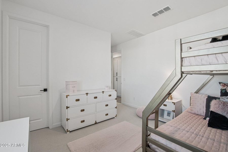 20-web-or-mls-E Waller Ln-S2611-020