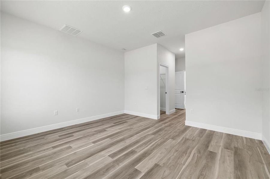 Spacious, unfurnished interior of a new home in , Ocala (Image 52).