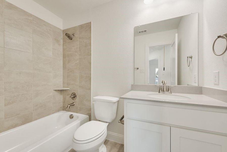 Furnished interior view inside a new home in Cedar Ridge Estates, Grand Prairie (Image 12). Furnished interior view inside a new home in Cedar Ridge Estates, Grand Prairie (Image 12).