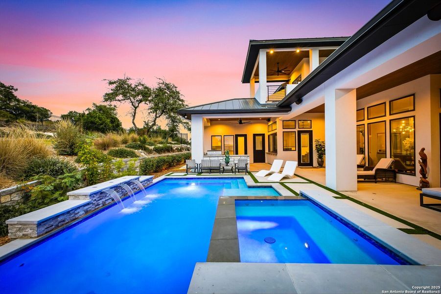 Exterior details and patio area of a home in , San Antonio (Image 44).