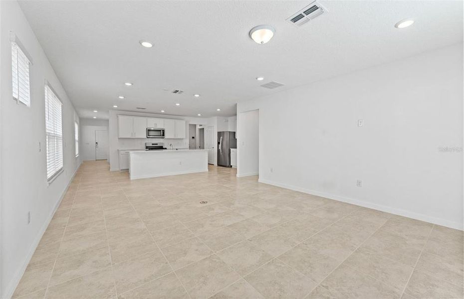Spacious, unfurnished interior of a new home in Spencer Glen, Riverview (Image 13).
