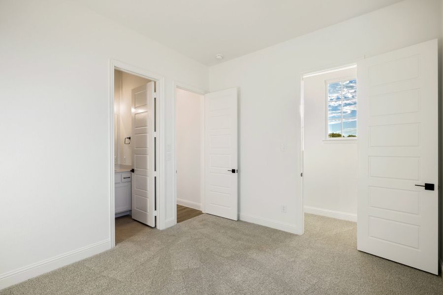 Spacious, unfurnished interior of a new home in Cambridge Crossing, Celina (Image 20).