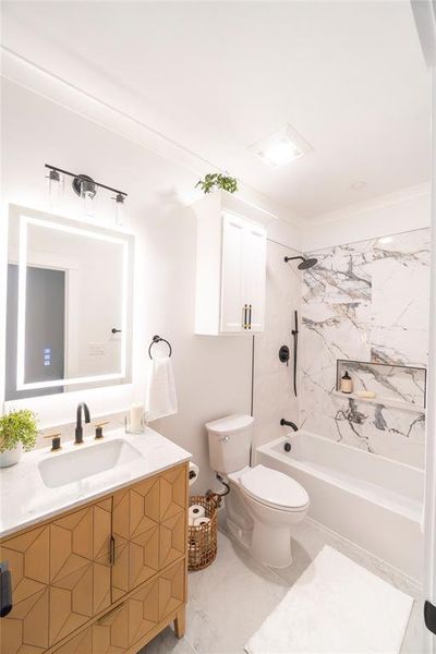 Furnished interior view inside a new home in , West Tawakoni (Image 11).