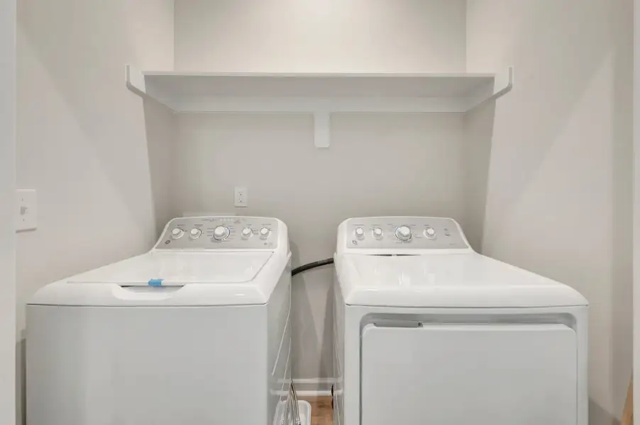 Representative interior finishes for a home built from the Nola by Tri Pointe Homes in Twinleaf Townes, Chapel Hill (Image 17).