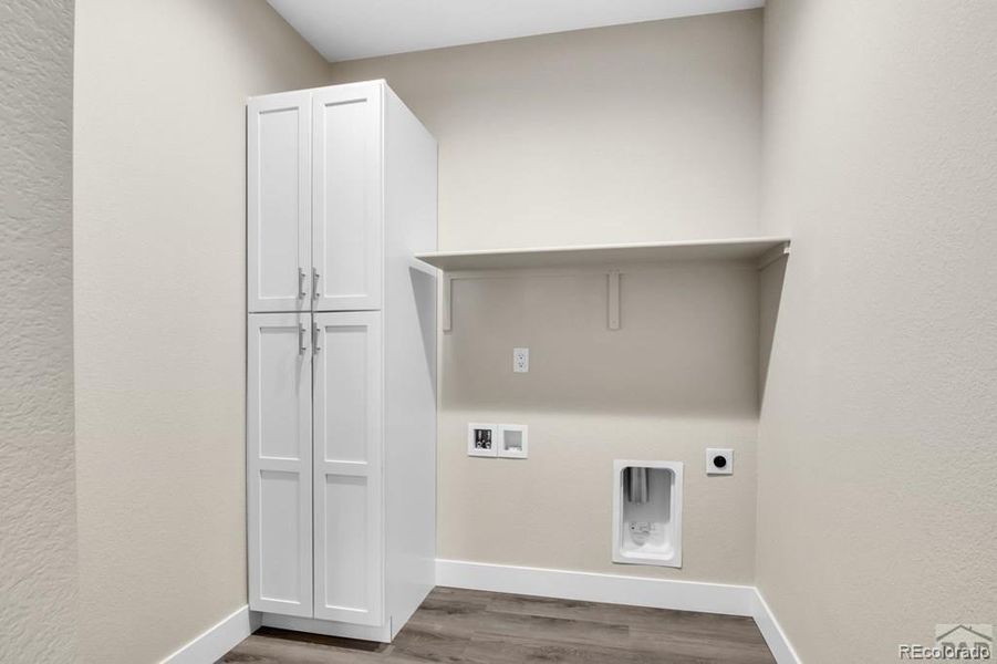 Spacious, unfurnished interior of a new home in , Pueblo (Image 24).