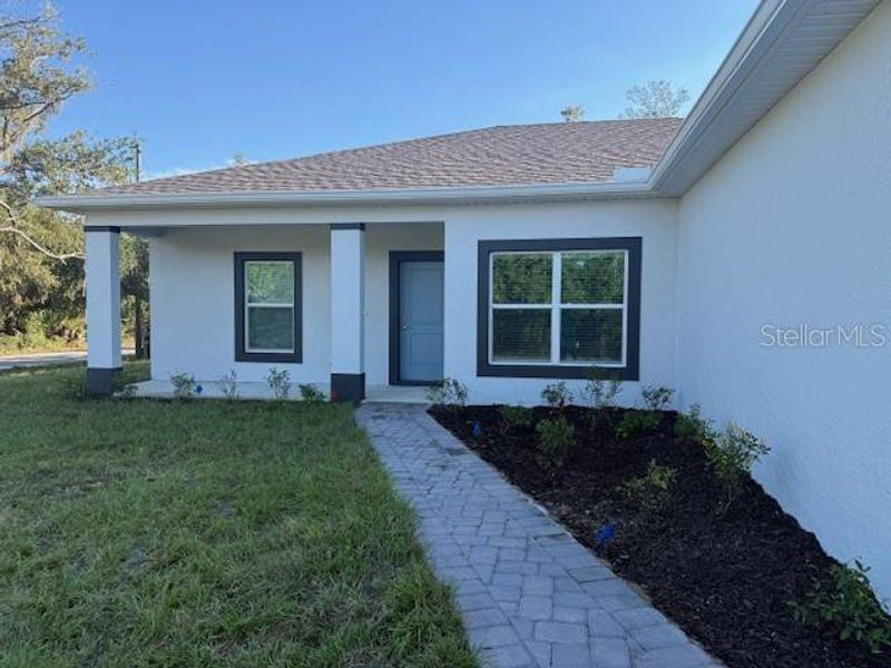 Exterior details and patio area of a home in , Port Charlotte (Image 15).