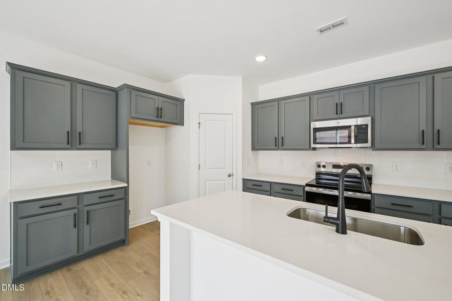 17-web-or-mls-Salers Loop-S1902-017