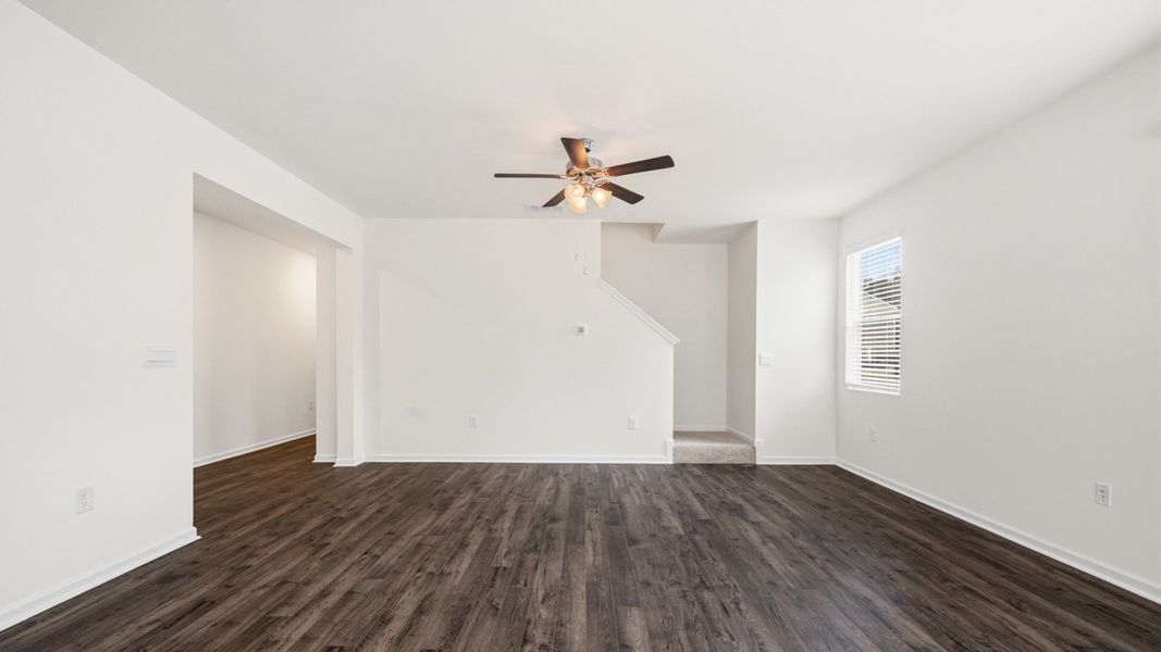 Spacious, unfurnished interior of a new home in Echo Glen, Stockbridge (Image 8).