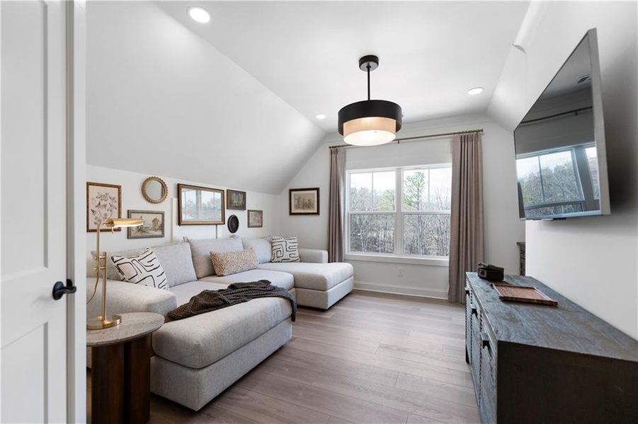 Furnished interior view inside a new home in , Waleska (Image 41).