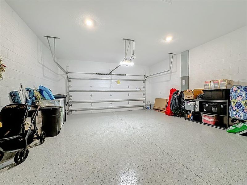 Spacious, unfurnished interior of a new home in , Lakewood Ranch (Image 23).