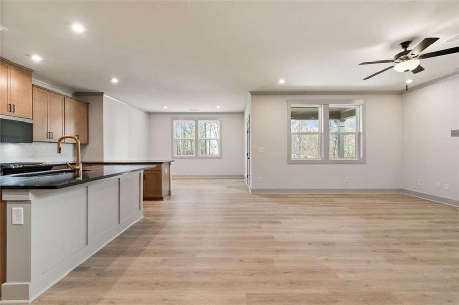 Spacious, unfurnished interior of a new home in Cambridge at Steels Bridge, Canton (Image 20).