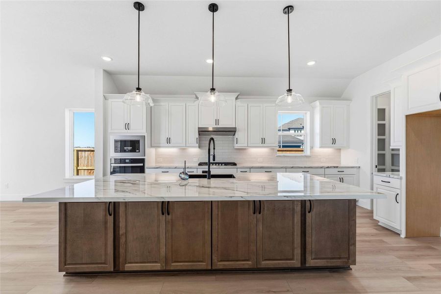 Furnished interior view inside a new home in Valencia, Manvel (Image 10).