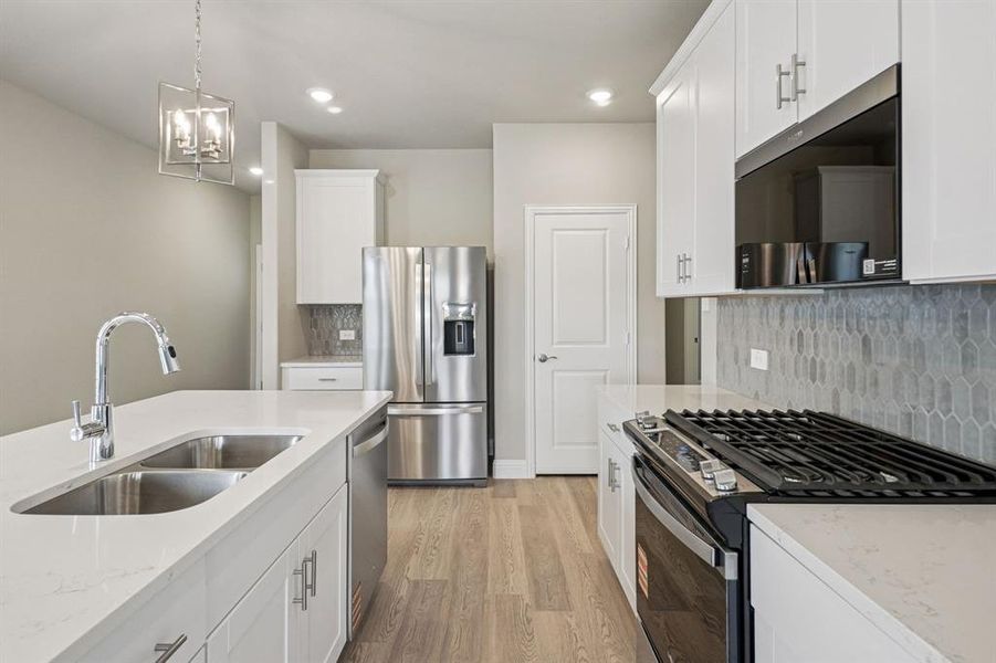 Photo is not of the actual home, but is an inspirational photo of builder’s model home and may depict options, furnishings, and/or decorator features that are not included. Photo is not of the actual home, but is an inspirational photo of builder’s model home and may depict options, furnishings, and/or decorator features that are not included.