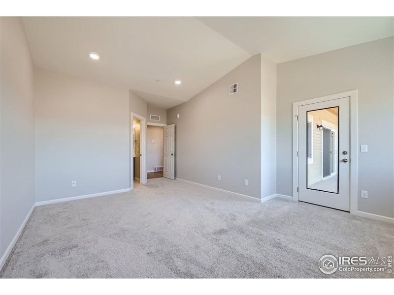 Spacious, unfurnished interior of a new home in , Longmont (Image 13).
