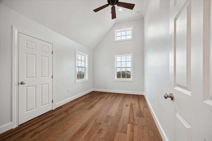 Spacious, unfurnished interior of a new home in , Seabrook (Image 35).