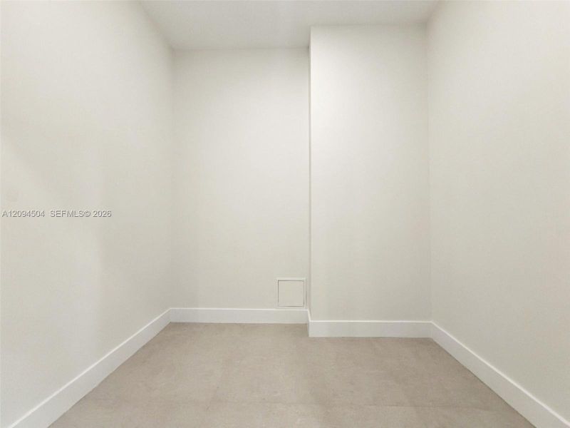 Spacious, unfurnished interior of a new home in , South Miami (Image 25).