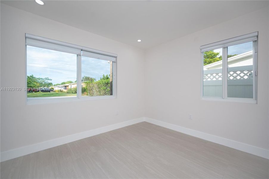 Spacious, unfurnished interior of a new home in , Miramar (Image 14).
