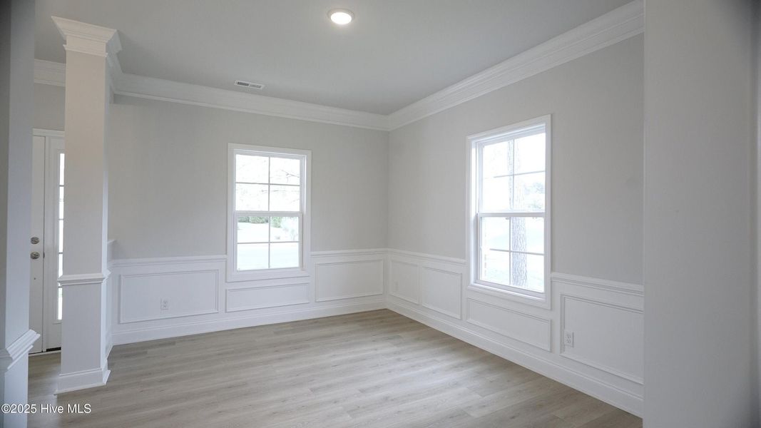 Spacious, unfurnished interior of a new home in Palmetto Creek, Bolivia (Image 13).
