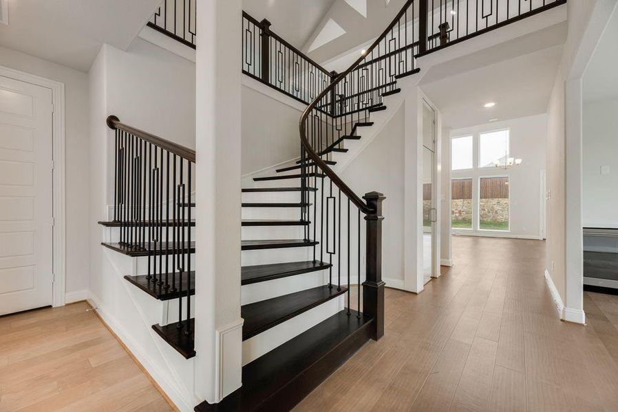 Spacious, unfurnished interior of a new home in Monterra, Fate (Image 26).