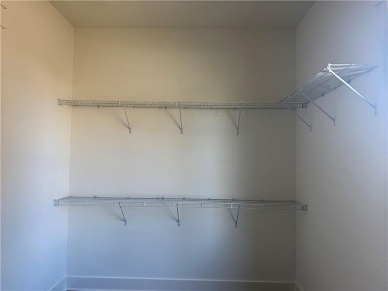 Spacious, unfurnished interior of a new home in , Waleska (Image 35).