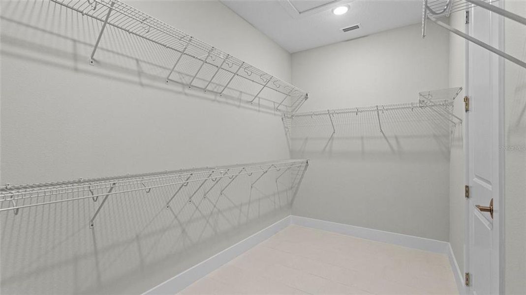 Spacious, unfurnished interior of a new home in Cresswind Lakewood Ranch, Lakewood Ranch (Image 20).